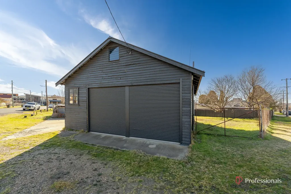 Armidale  Versatile Shed on High-Exposure Corner Block