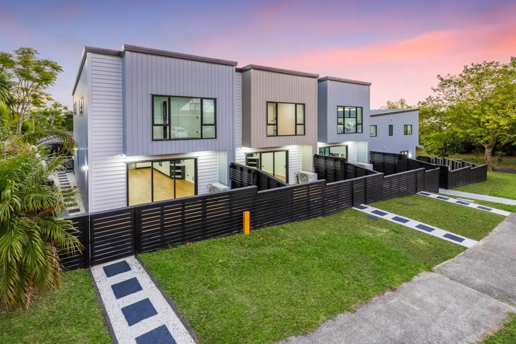 3 /1 Photinia Place, Botany Downs, Manukau City, Auckland