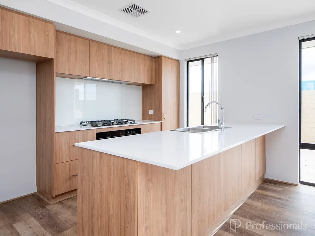 A Modern Coastal Retreat