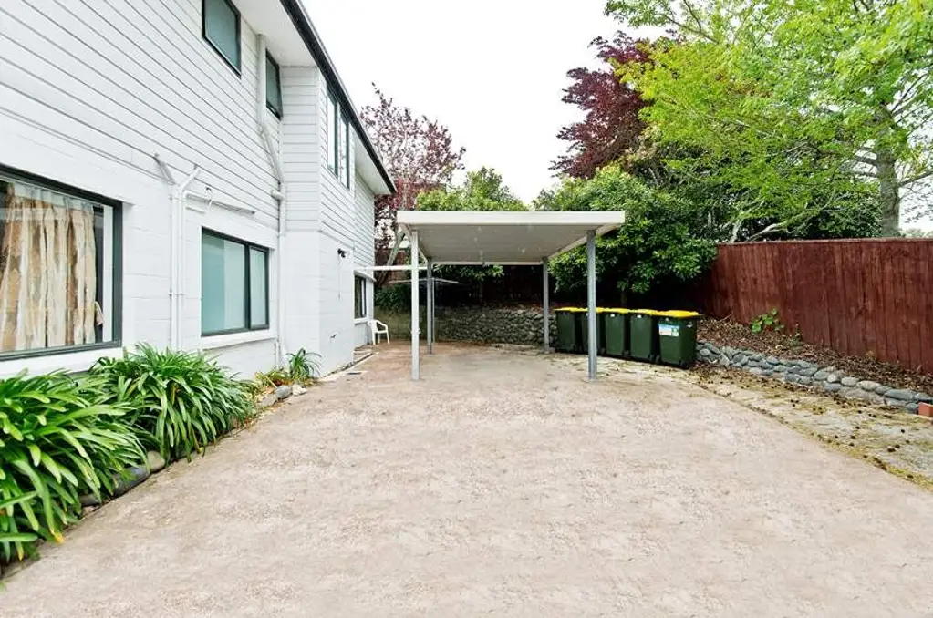 Sunny 3-Bedroom Home in Pakuranga – Separate Entrance