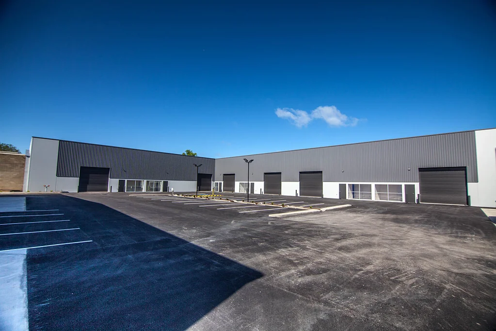 What A Location!! Warehouse For Lease