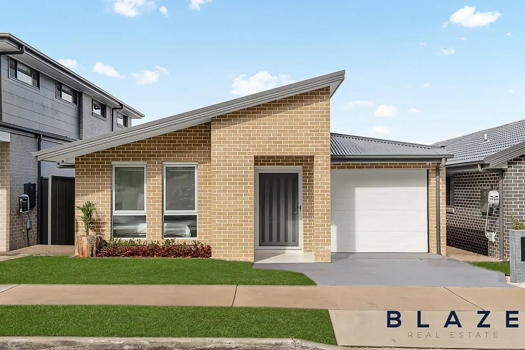 Austral 4 Bedroom SINGLE LEVEL BEAUTY