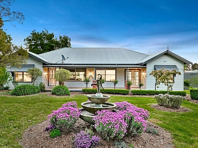 Bunyip 4ਬੈੱਡਰੂਮ Renovated Country Charm – 1.47 Acres – Huge Shed