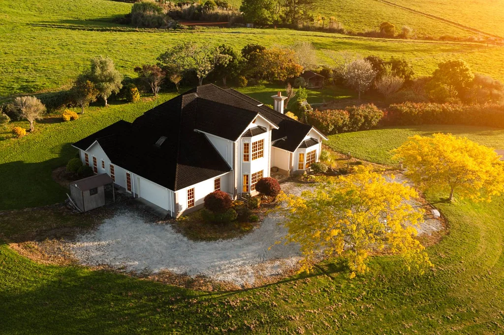 Wainui 4ห้องนอน Exquisite Contemporary Estate in Wainui