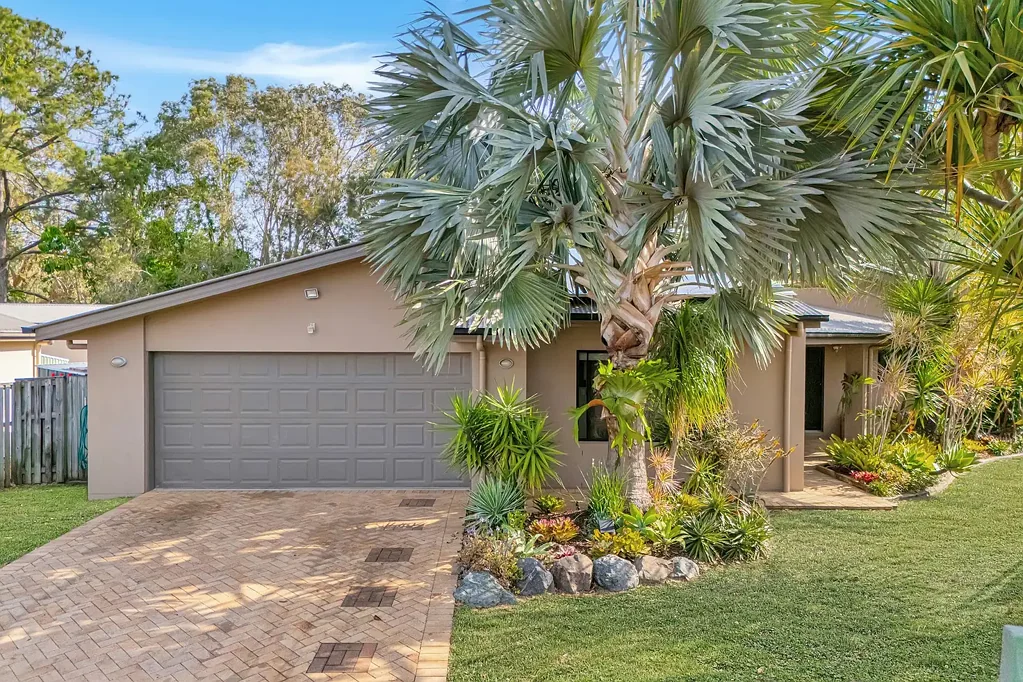 8 Yaraan Crescent, Beachmere, QLD 4510
