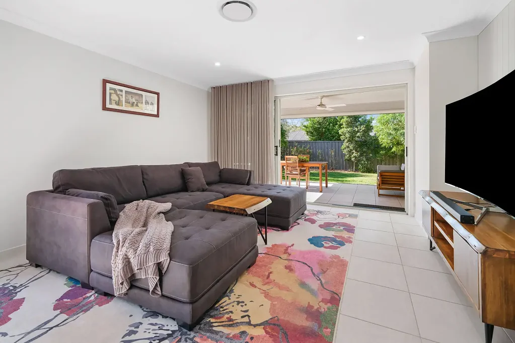Fern Bay 4 Slaapkamer Put simply, light-filled and spacious in tranquil seaside enclave