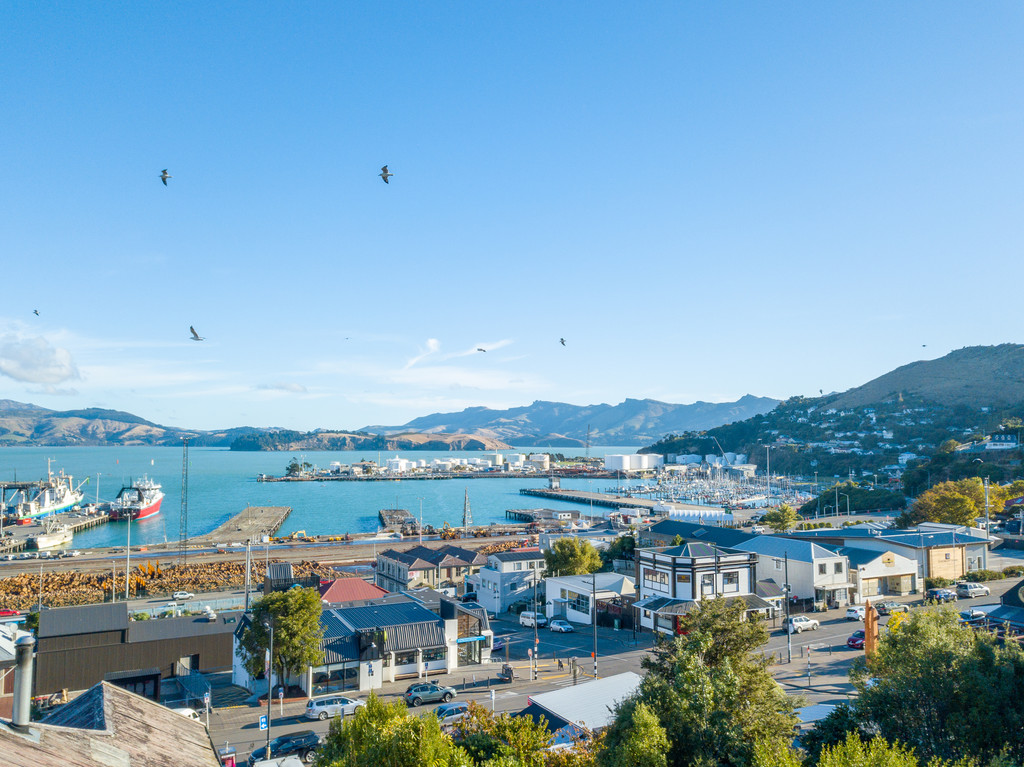 Commercial Banks Peninsula