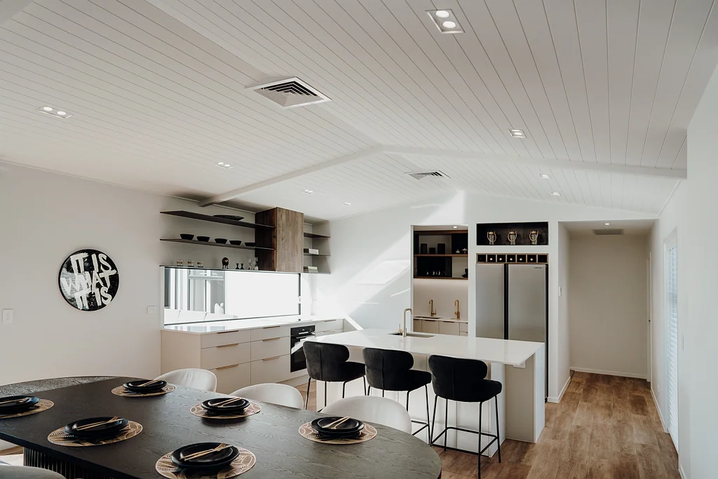 Wharewaka 3Moenga Low-Maintenance Luxury by the Lake