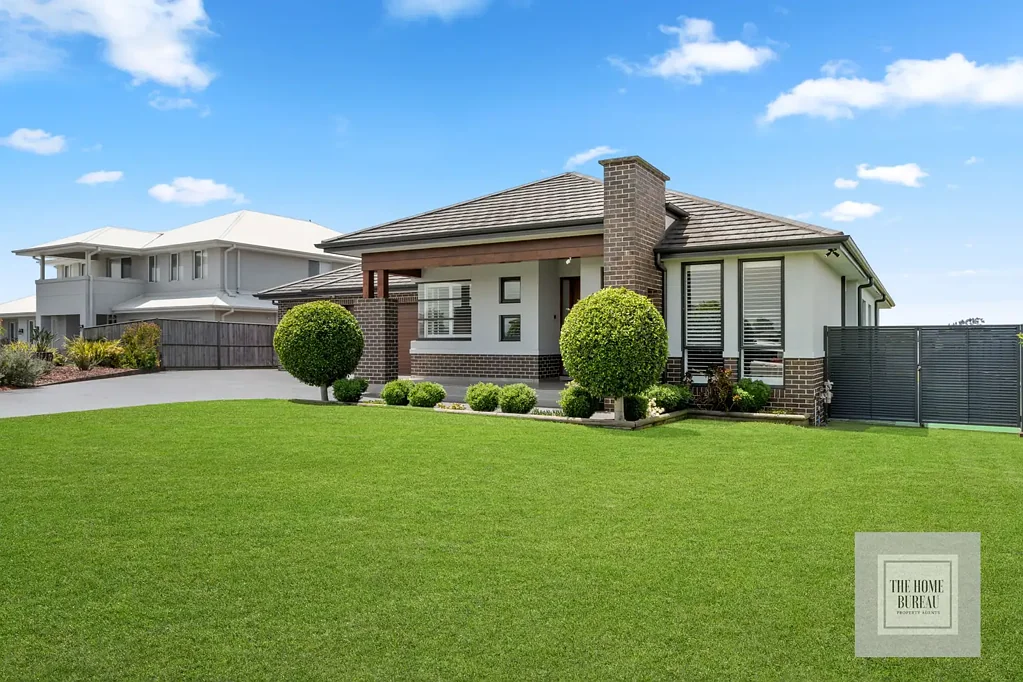 Pitt Town 4Zimmer Above & Beyond - Custom Built Home with Views on Half an Acre.