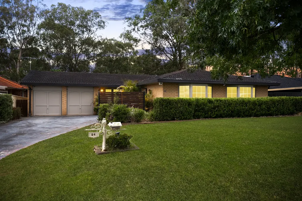 24 Popondetta Place, Glenfield, NSW 2167