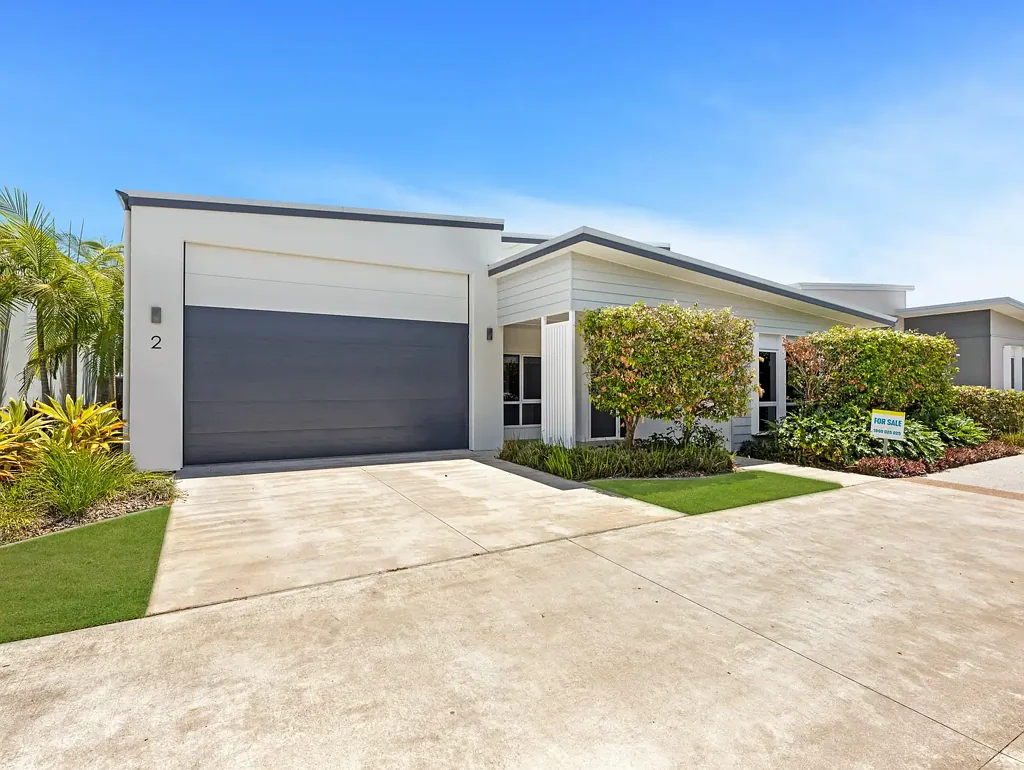 Nikenbah 3房  Homesite #2 - Serenitas 'Latitude 25' Lifestyle Resort ' RV GARAGE + MOVE IN TODAY'