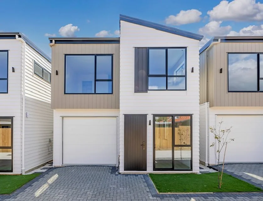 5/7 Wentworth Avenue, Papatoetoe, Manukau City, 4房, 2浴, 城市屋