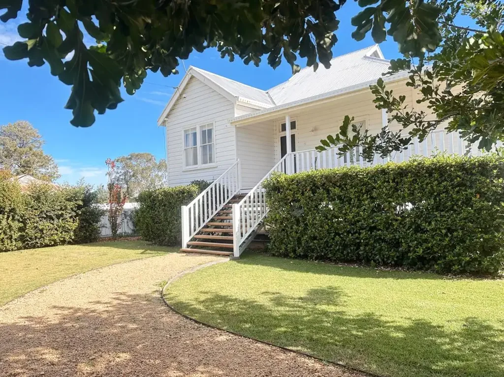 Moree 3房  'La Casa' - Builder Renovated. Beautifully Designed. Completely Transformed.