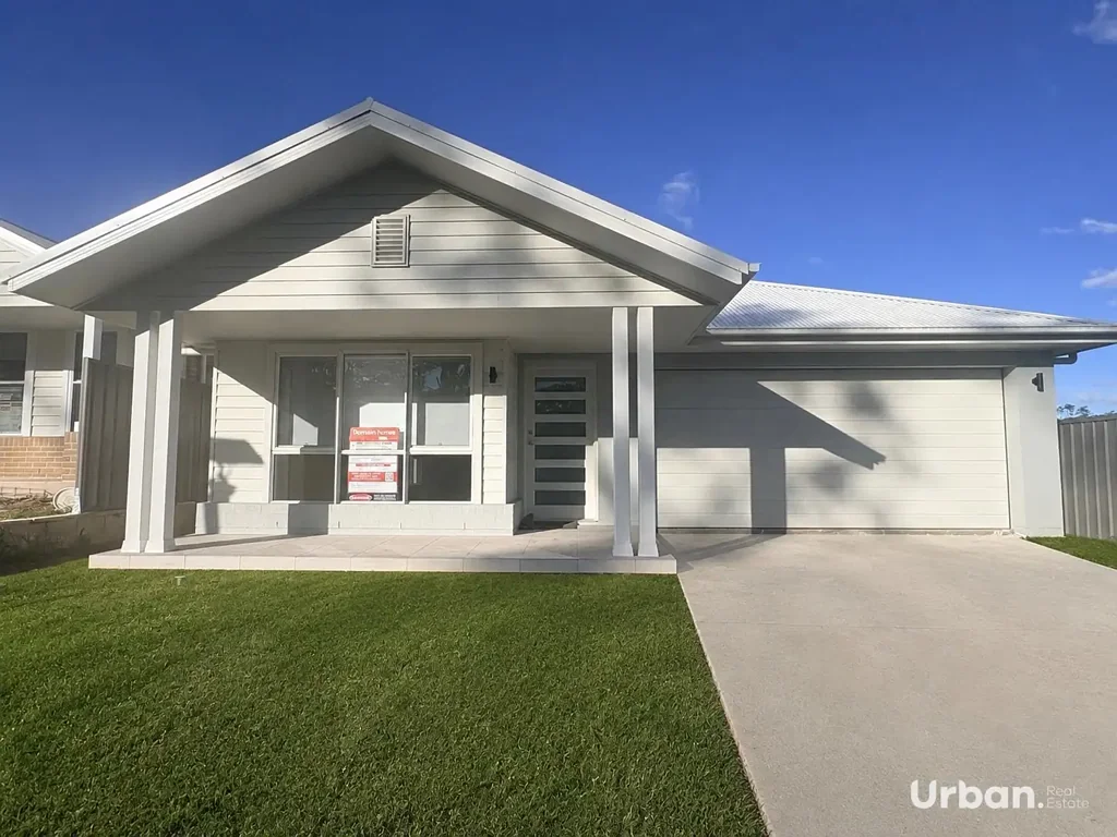 Brand New Four Bedroom Home in Caphilly For Lease!