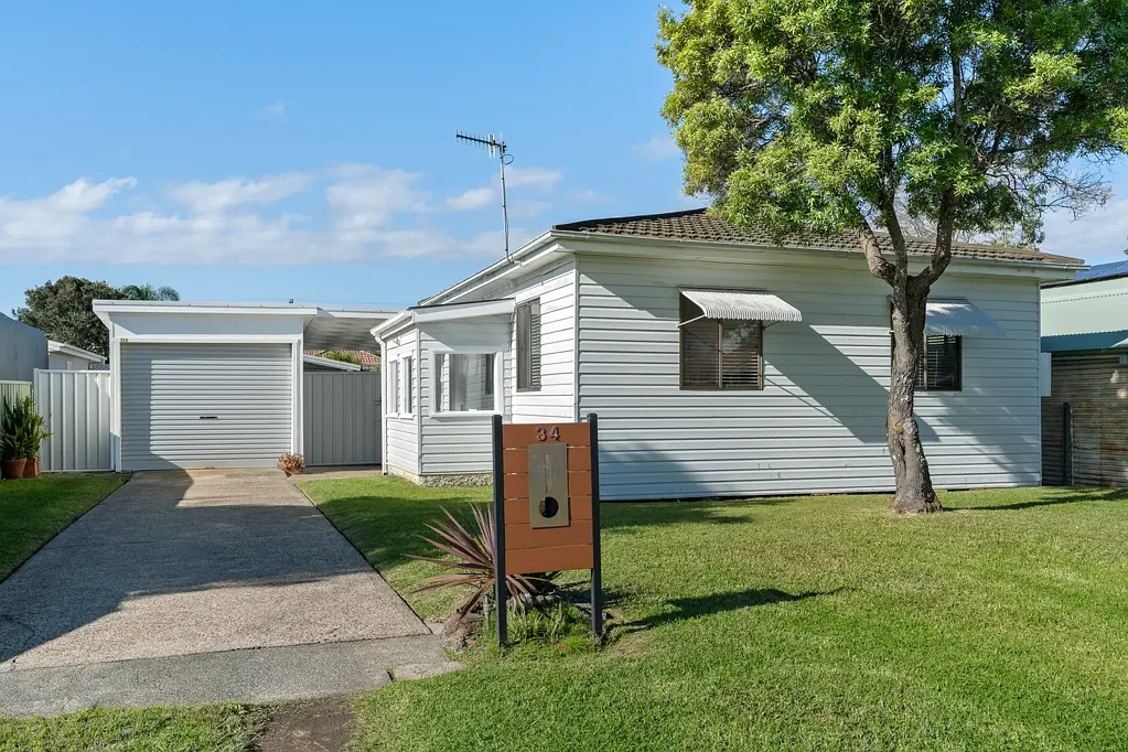 34 Lakeview Drive, Burrill Lake, NSW 2539