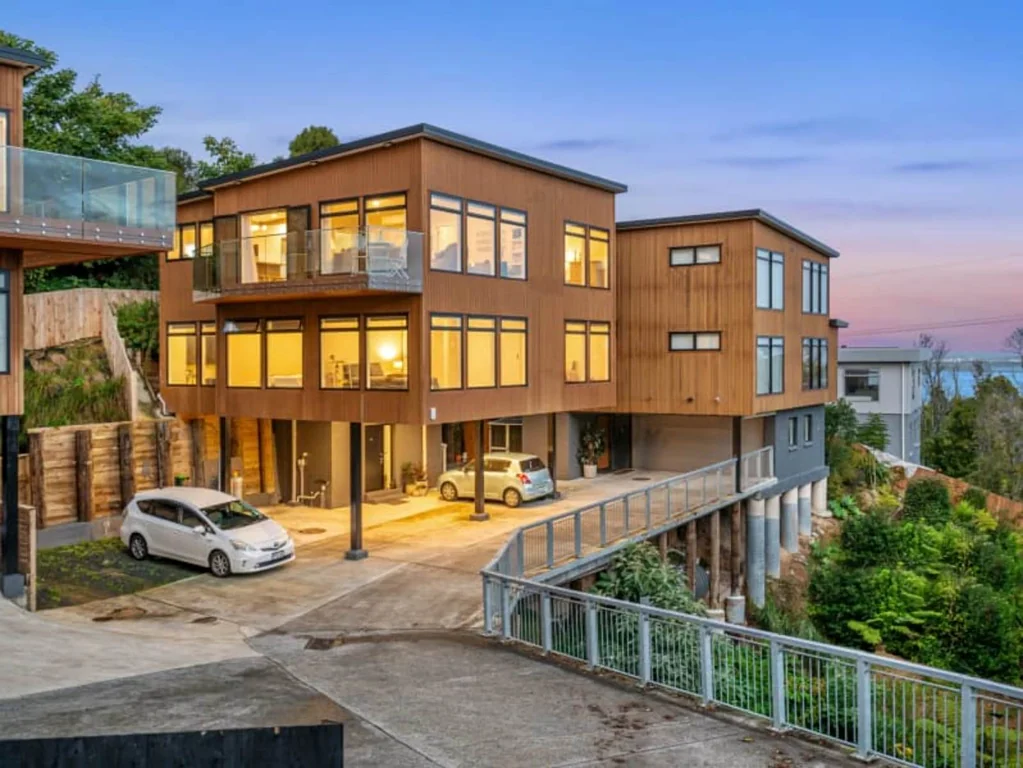 Mount Roskill 5Zimmer The View. The Stillness. The Life.