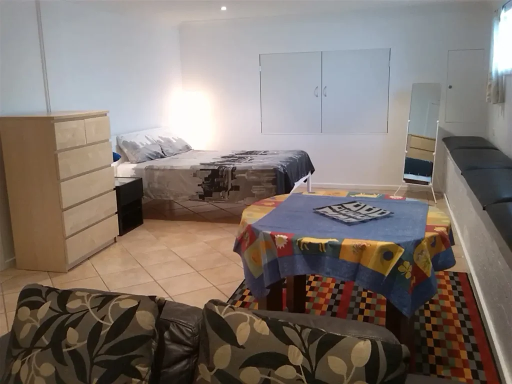 Baulkham Hills - Spacious Furnished Studio Apartment with separate kitchen & study