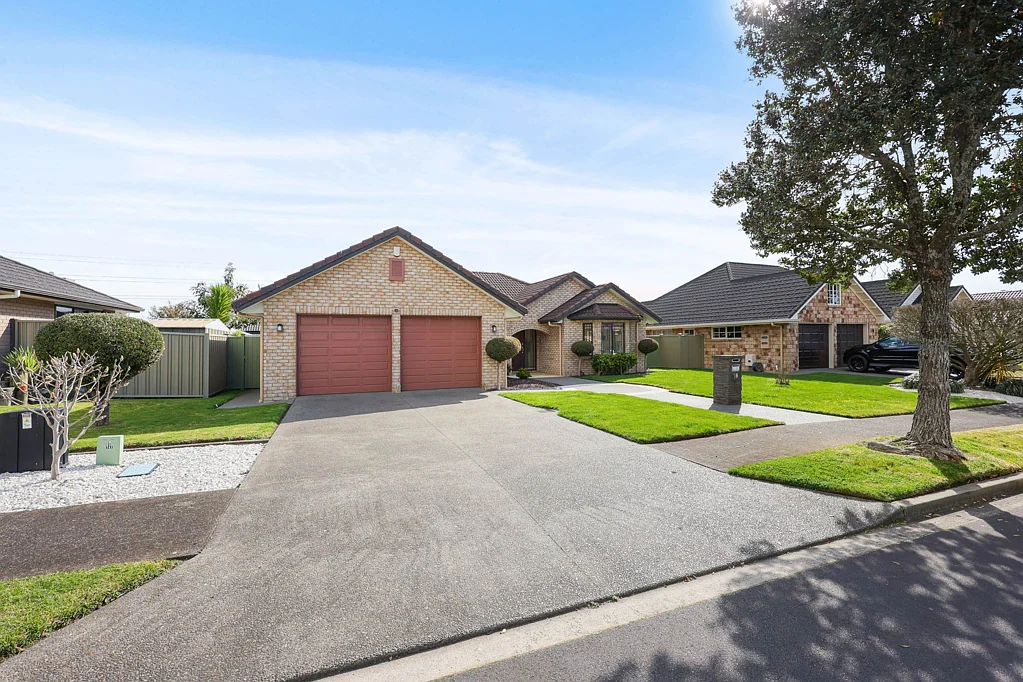 Rosehill 4房  Single-Level Brick & Tile  First Time on the ...