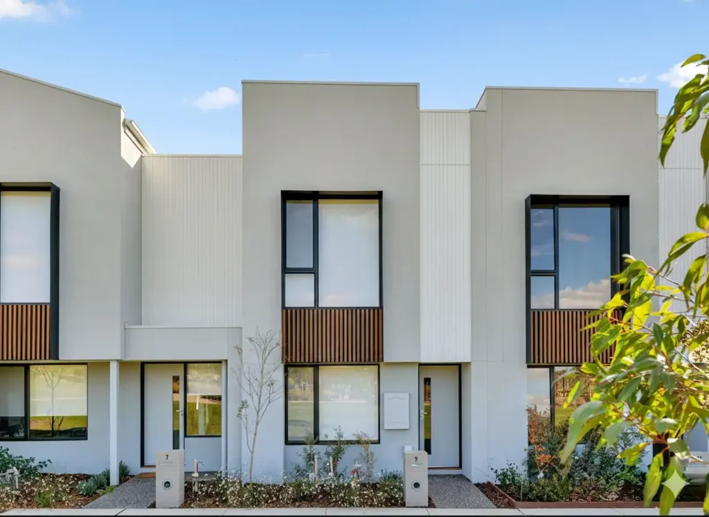 Cranbourne South 2 Slaapkamer Stylish, Low-Maintenance Living in the Heart of Brompton Estate