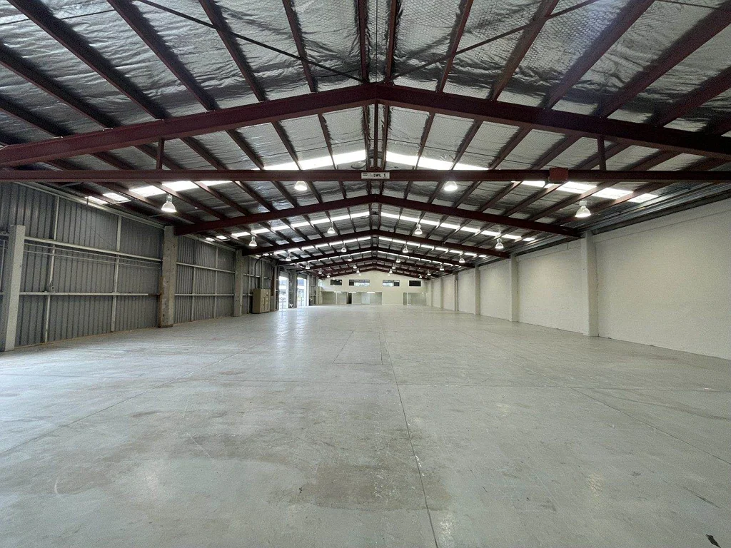 Avondale HIGH PROFILE ROSEBANK ROAD WAREHOUSE / SHOWROOM