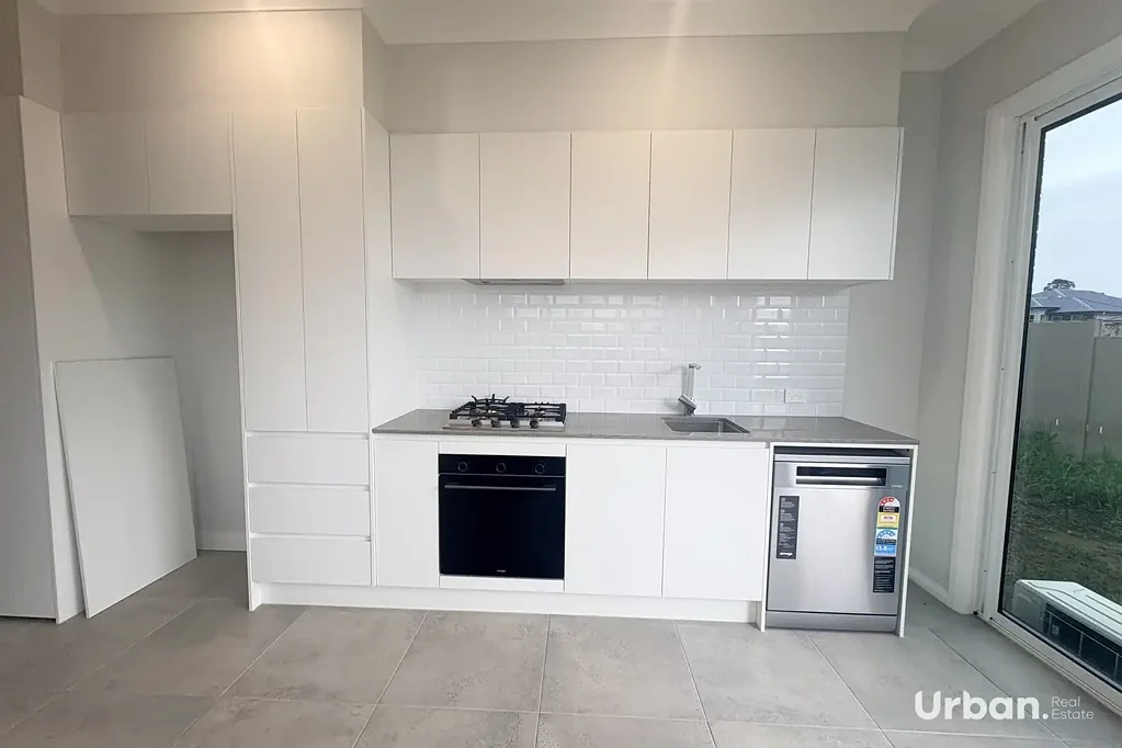 Two Bedroom Granny Flat In Huntlee!