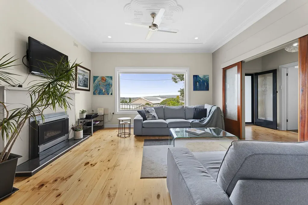 Mccracken 4 Bedroom New price and still has ocean views