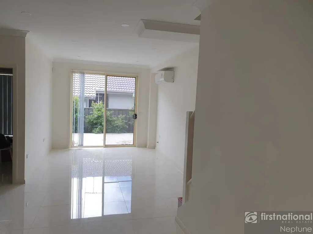Beautiful Three Bedroom Townhouse - Girraween Public School Catchment!