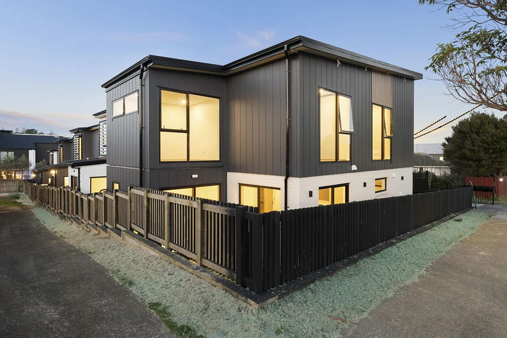 Glen Innes 4Phòng ngủ BRAND NEW.  FIVE ONLY.