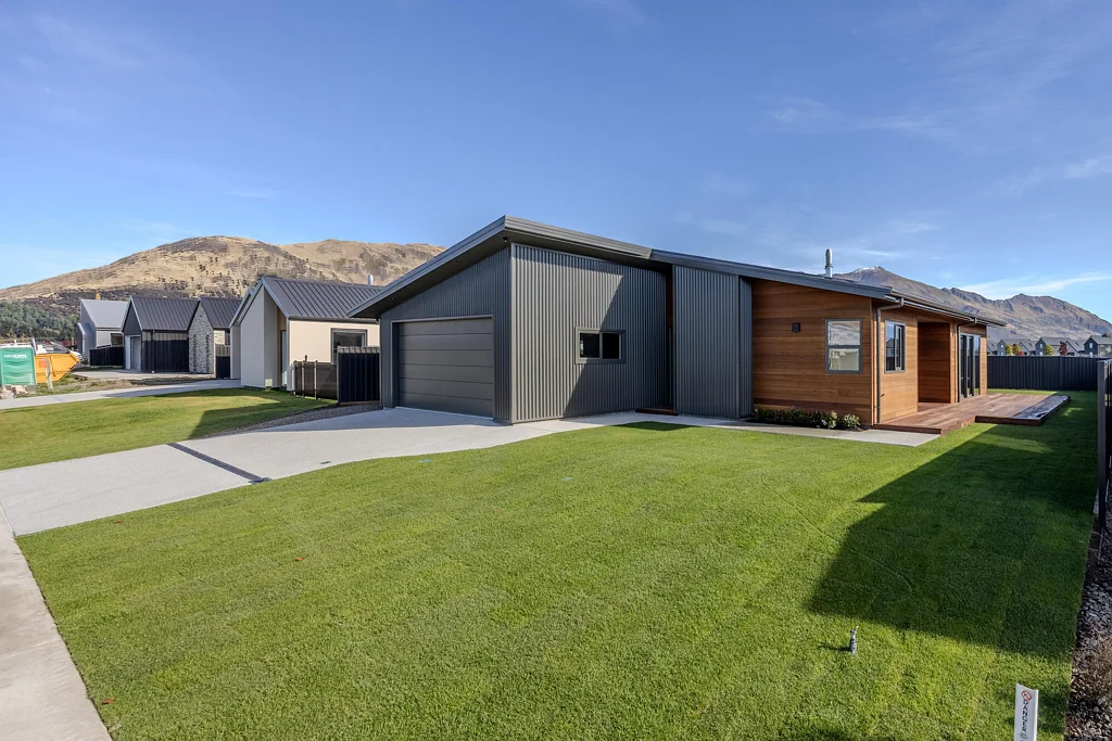 Wanaka 4 Bedroom Clean design, warm finishes and a view to match