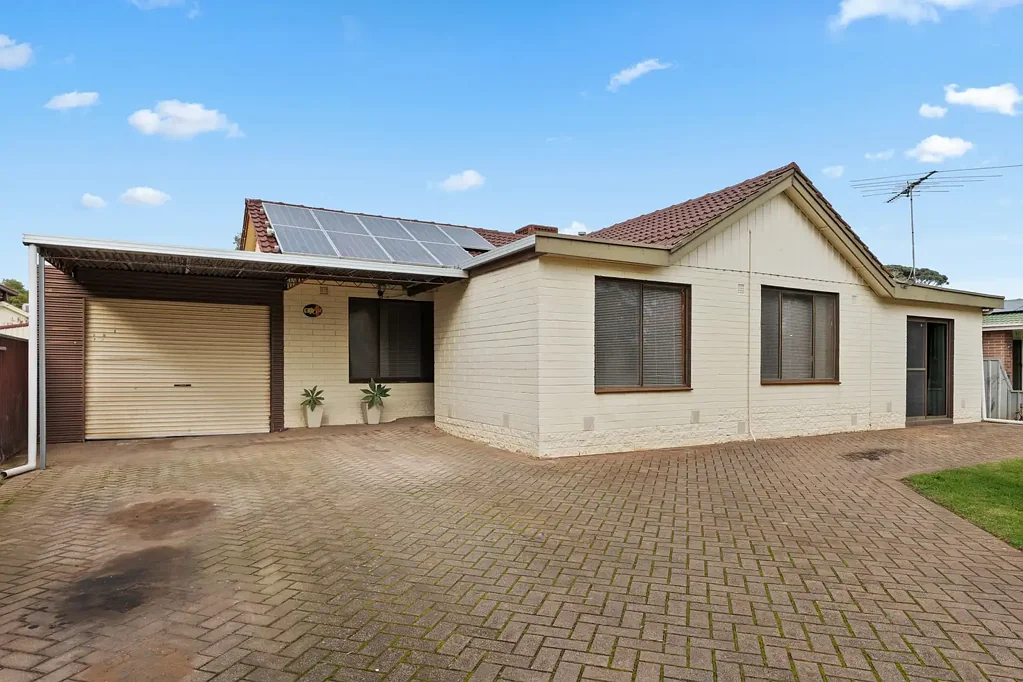 Elizabeth Downs 3Kwarto First Home, Next Project or Future Development Opportunity!