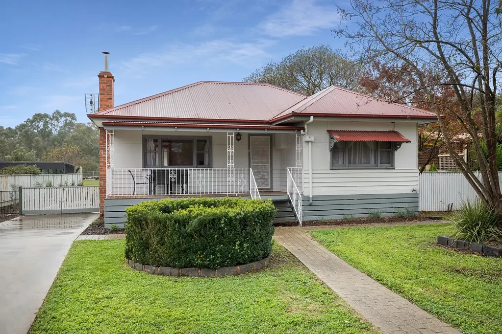 Heathcote 3房  ORIGINAL FEATURES ON 1015m² ALLOTMENT
