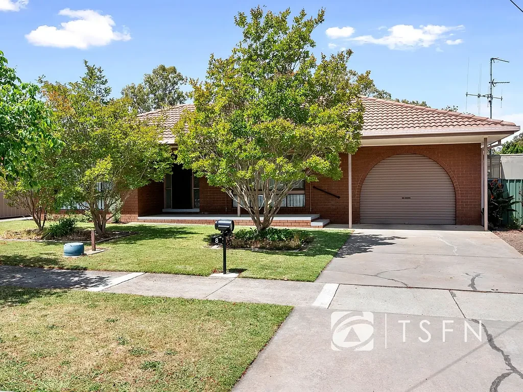 North Bendigo 3房  3-Bedroom Brick Home in Sought-After North Bendigo.