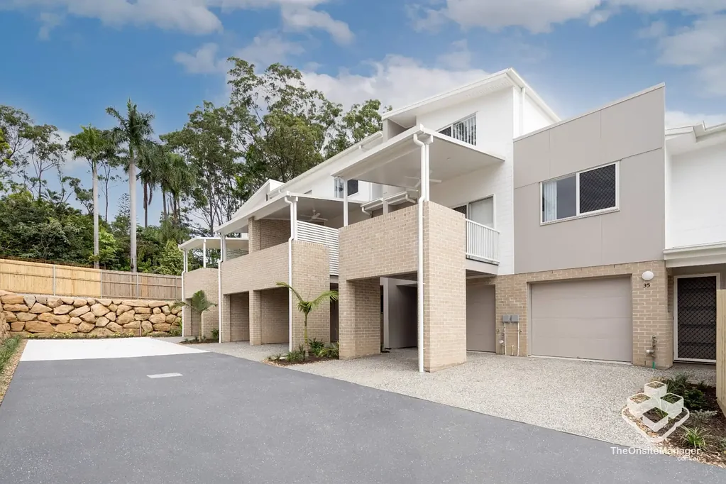 Modern 3 Storey Townhouse