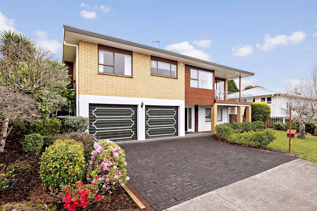 Mount Roskill 3침실 A Rare Offering With Endless Possibilities-MRGZ