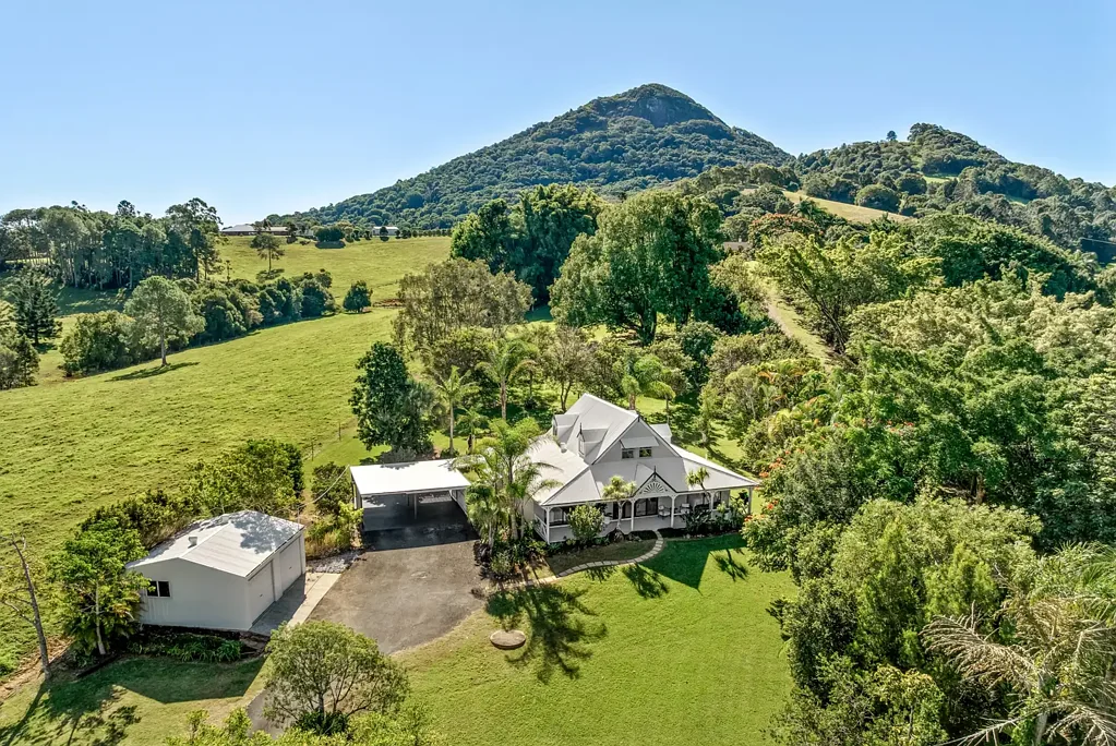 Eumundi 4chambre BEAUTIFUL EUMUNDI ACREAGE HOME EXUDES COUNTRY STYLE