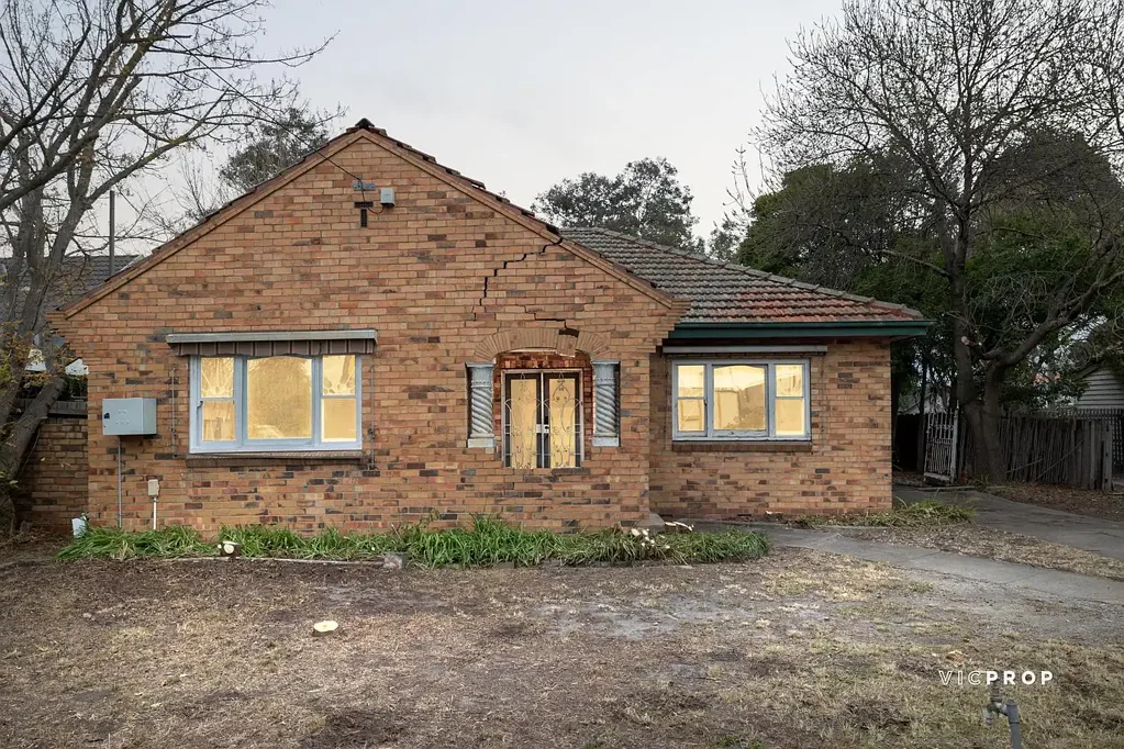 Northcote 4ਬੈੱਡਰੂਮ EOI CLOSING 9TH OCTOBER 7PM