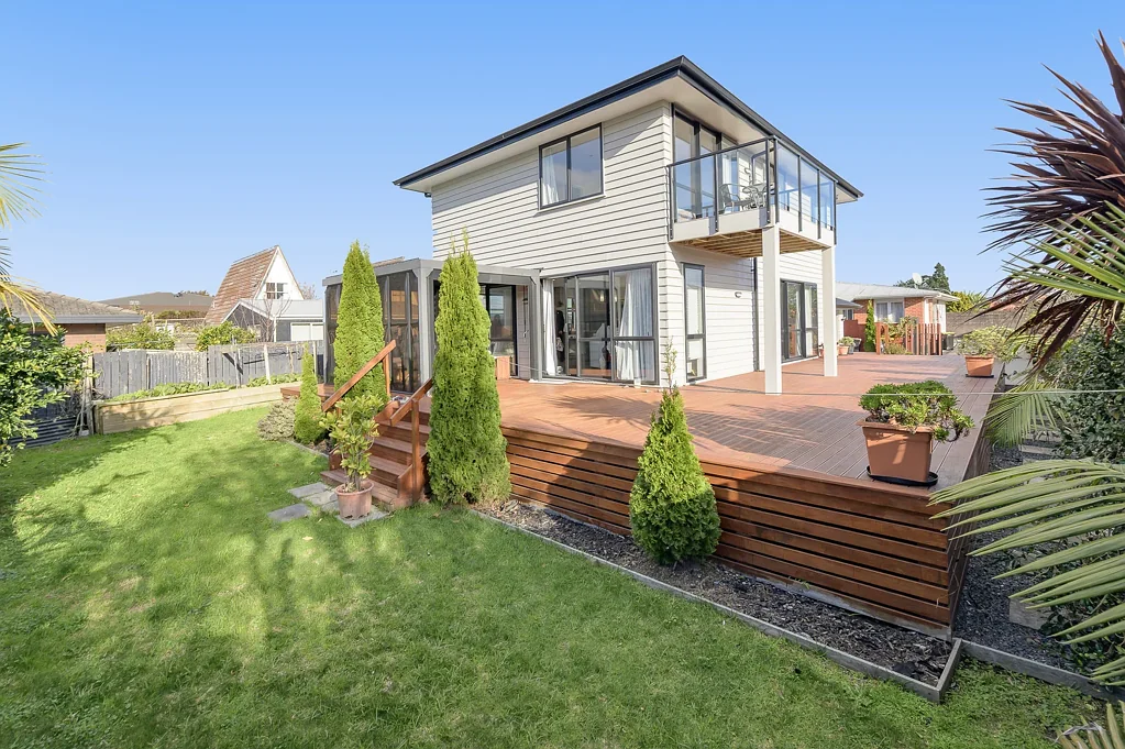 Tauranga South 4 Bedroom Big family home, sunny decks