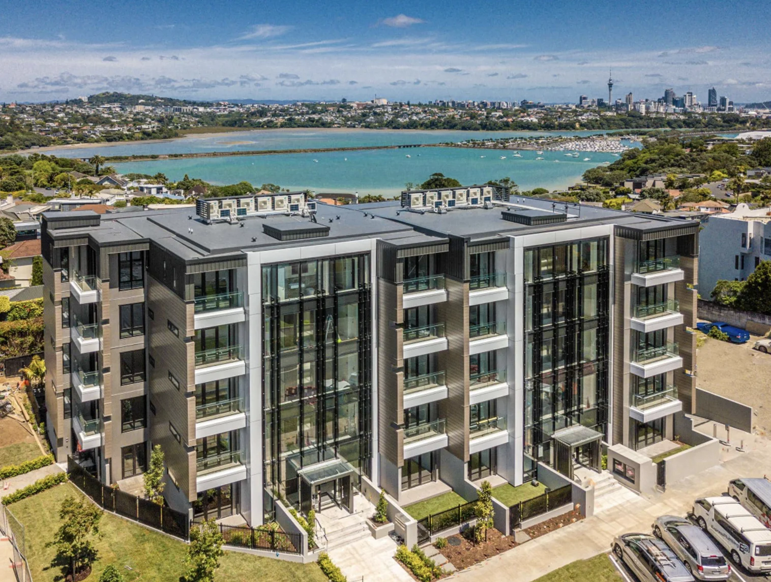 Orakei 2 Slaapkamer UNDER TWO MILLION DOLLARS – ACT NOW