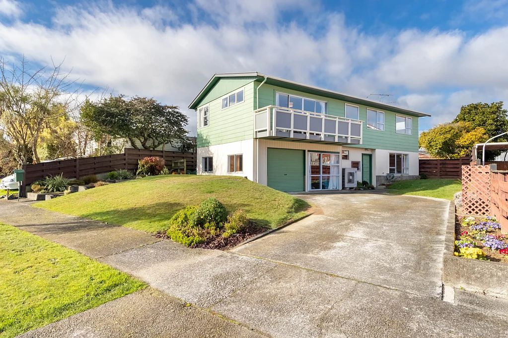 38 Pasadena Crescent, Totara Park, Upper Hutt, Wellington