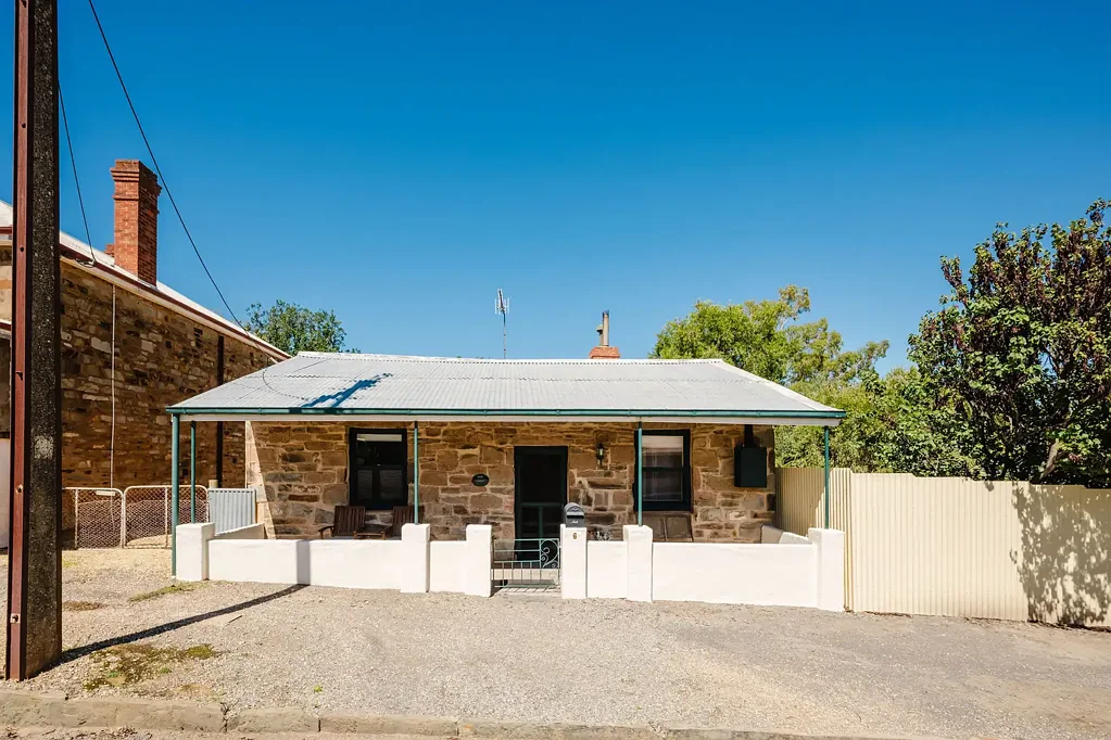 Burra 2房  ‘Hollyhock Cottage’ Historic 1860 Miners Cottage – Charm, Warmth & Proven Airbnb Success