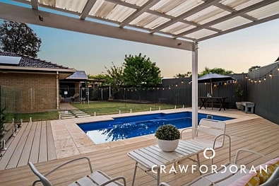 Parafield Gardens 4ਬੈੱਡਰੂਮ Expansive Family Retreat