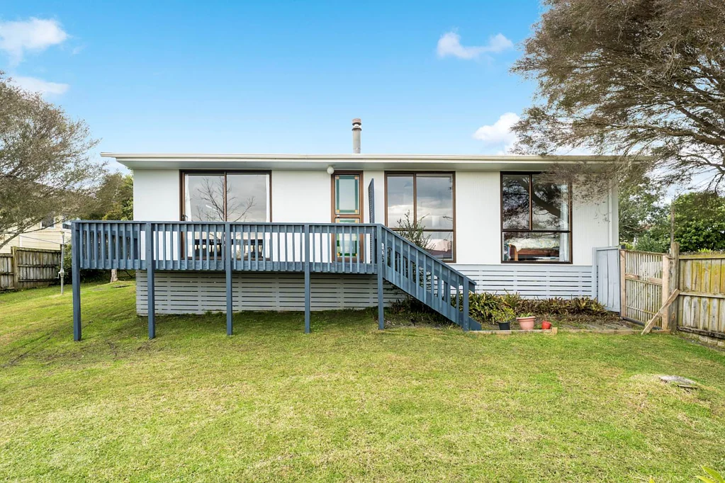 33 Starforth Place, Henderson, Waitakere City, Auckland