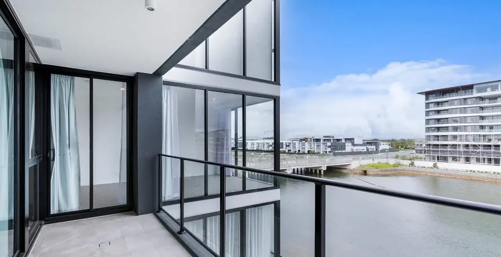 Luxury Athena Quays Apartment with Marina Views and 40-Foot Berth