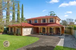 4 FEATHERWOOD AVE, Cherrybrook