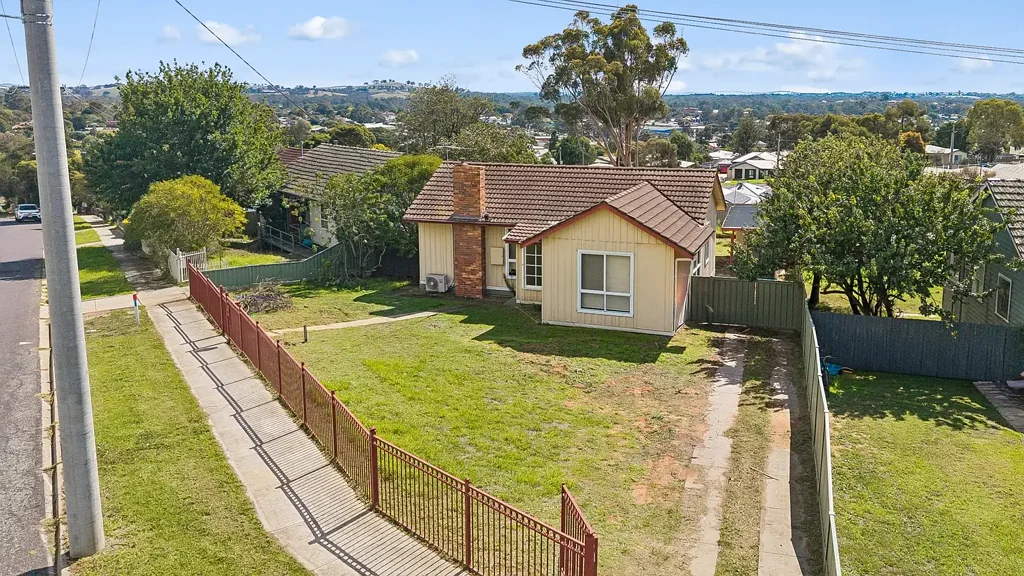28 Chisholm Crescent, Seymour, VIC 3660