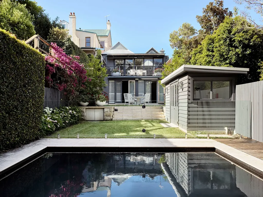 North Sydney 5房 'Whale Cottage' 是怀旧魅力与建筑创新的惊艳融合 'Whale Cottage' a spectacular fusion of nostalgic charm and architectural innovation