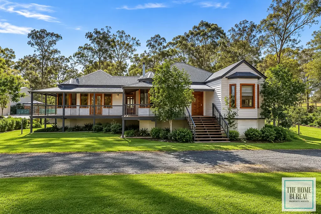 Maraylya 4 Bedroom THE LUXURIOUS HOMESTEAD - Recently Built Designer Home + Shed on 5 Flood Free Acres