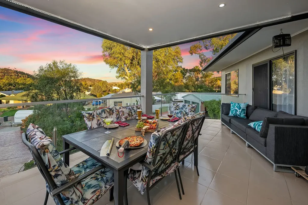 4 Amadeus Place, Desert Springs, NT 870
