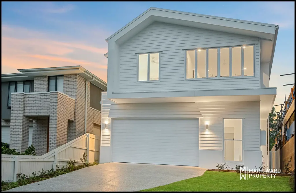 Salisbury 5 Slaapkamer BRAND-NEW 5 BEDROOM, 3 BATHROOM FAMILY HOME WITH POOL & OFFICE