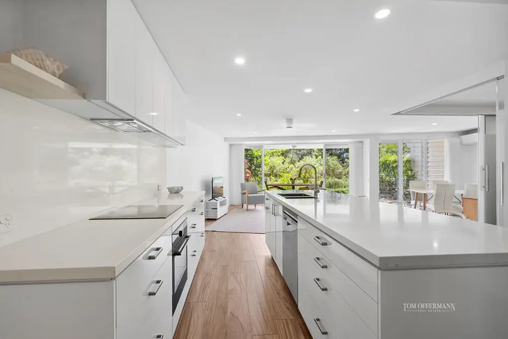 Sunshine Beach 3Moenga Contemporary Retreat with High-End Finishes & Peaceful Outlook in the Heart of Sunshine Beach Village, Minutes to the Beach.